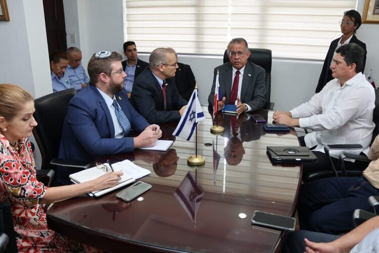 Noticia Radio Panamá | “Evalúan avances de proyectos que se adelantan con Israel en materia de agua y tecnología para el agro”