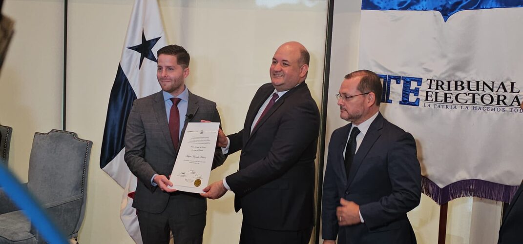 Noticia Radio Panamá | “Mayer Mizrachi recibe su credencial como alcalde de la ciudad de Panamá”