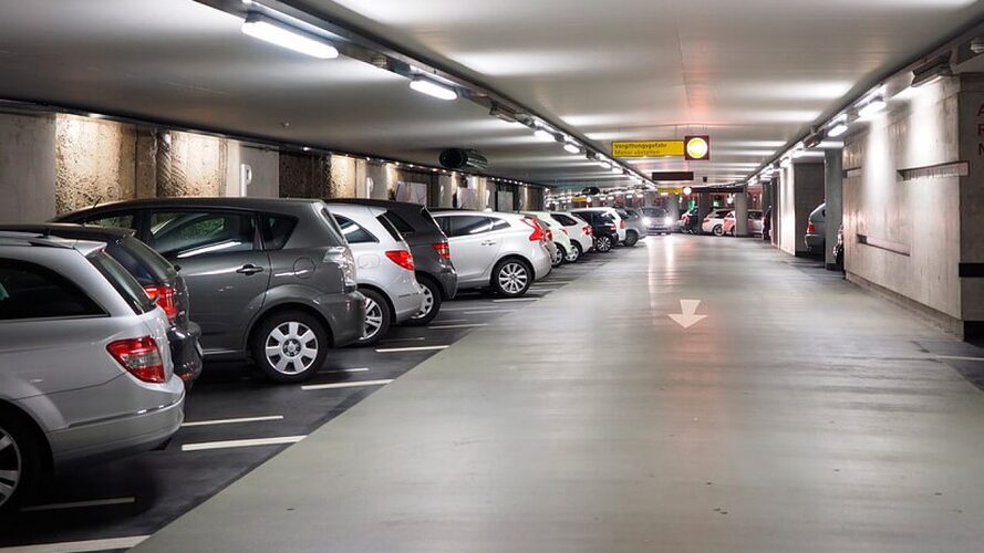 Featured image for “Sancionarán a locales que cobran por el servicio de estacionamiento sin cumplir las normas”