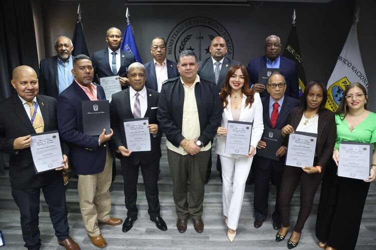 Noticia Radio Panamá | “Once profesionales de la criminología reciben la primera idoneidad”