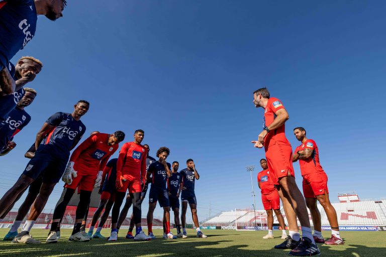 Featured image for “Selección de Panamá en su último entrenamiento previo al duelo ante Colombia”