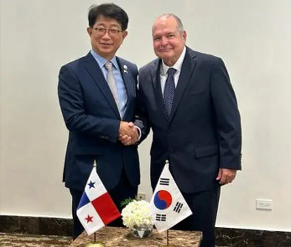 Noticia Radio Panamá | “Ministro Andrade sostuvo reunión bilateral con su homólogo de Corea”