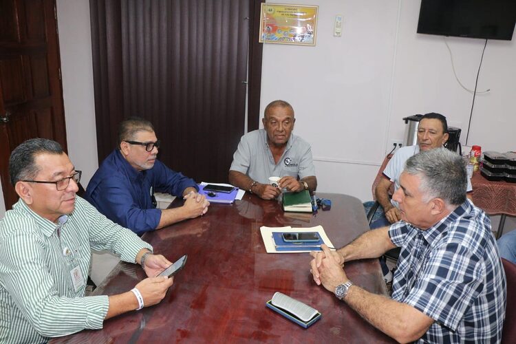 BDA General Manager, Roberto Barría Stanziola, conducts a working tour in the Azuero region