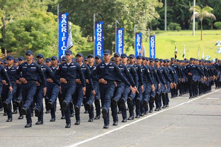 Featured image for “Presidente Mulino juramenta a 658 nuevos agentes de policía”