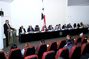 “Diputados de la Asamblea Nacional solicitan al director de la Caja de Seguro Social presentar sustento técnico.”