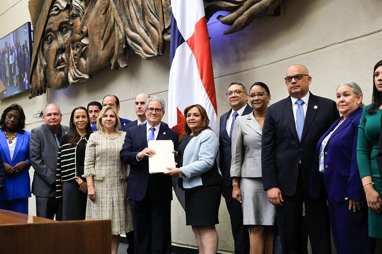 Featured image for “Reformas a la Ley de la CSS aumentará la edad de jubilación 3 años para hombres y mujeres”