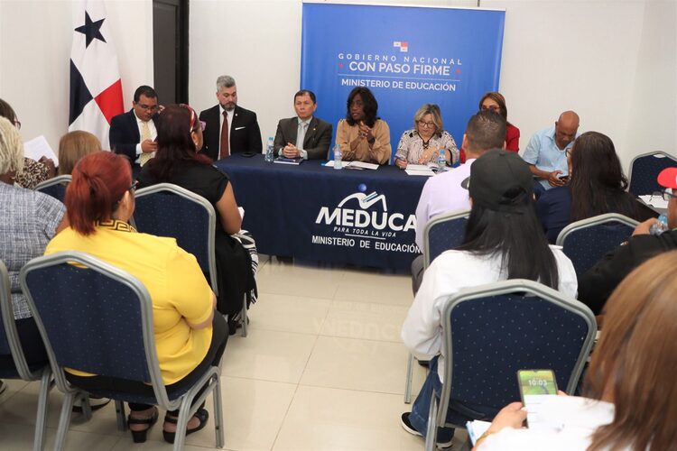 Noticia Radio Panamá | “Productiva reunión entre autoridades educativas y gremios docentes”