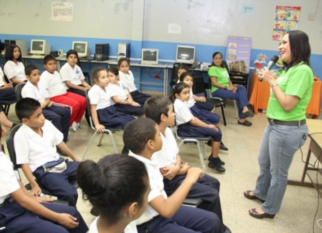 Hay que cambiar modelo educativo | RADIO PANAMÁ